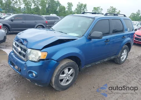 2010 Ford Escape Xlt z USA, uszkodzony, nr VIN 1FMCU0D75AKA95245